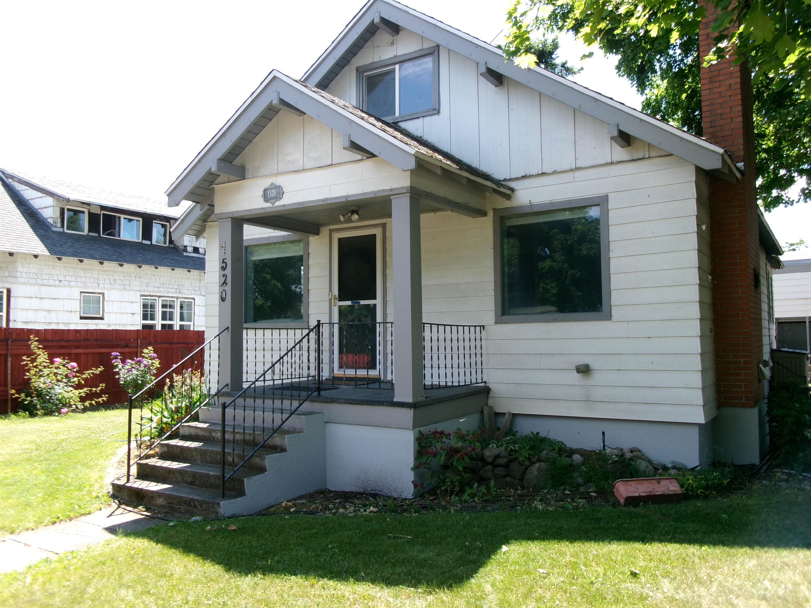 1520 E 1st Ave - Photo 1