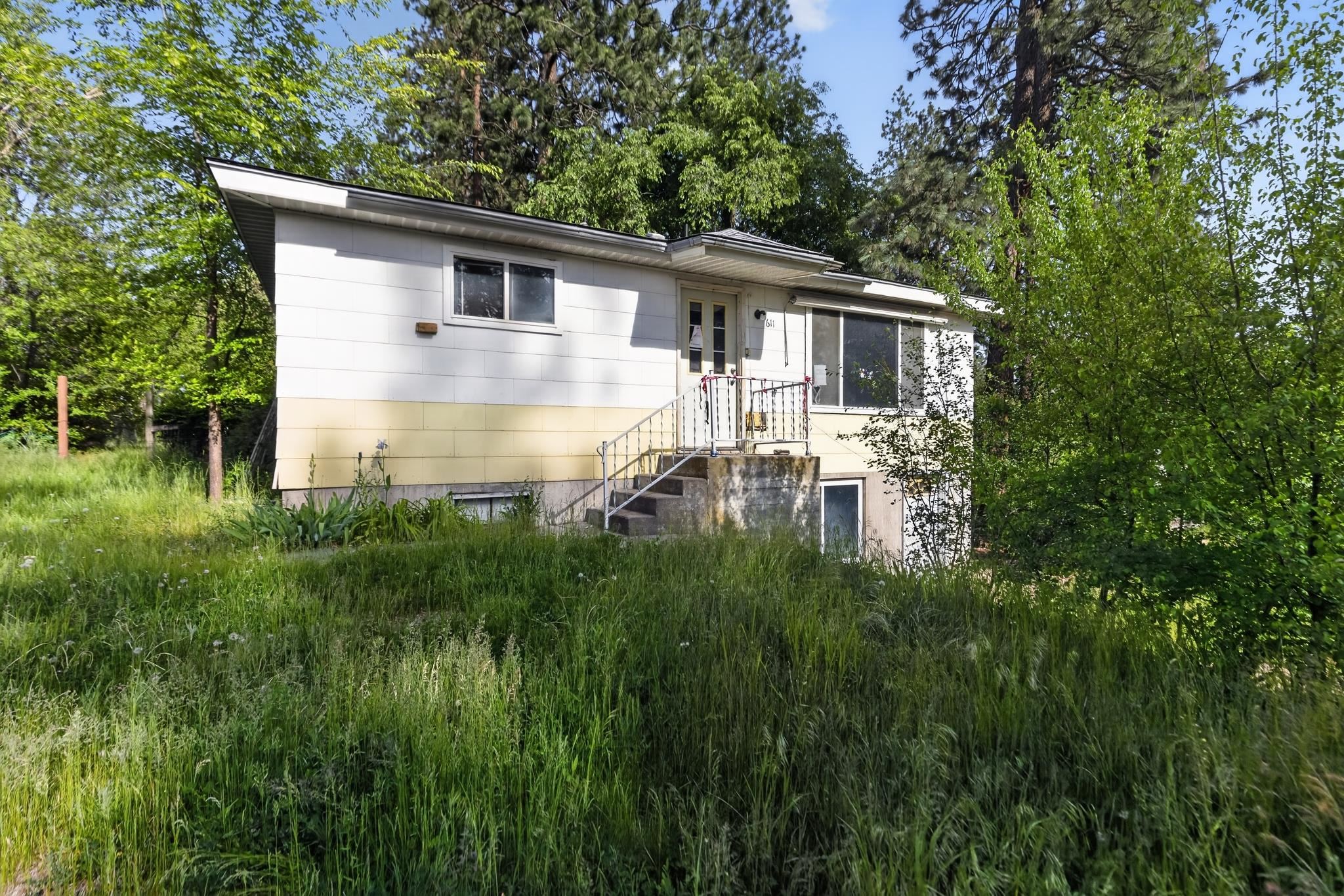 611 S Farr Rd - Photo 1