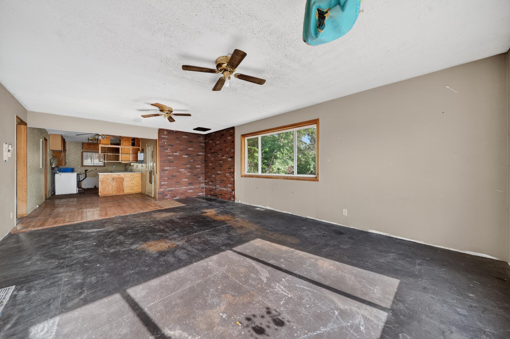 611 S Farr Rd - Photo 2