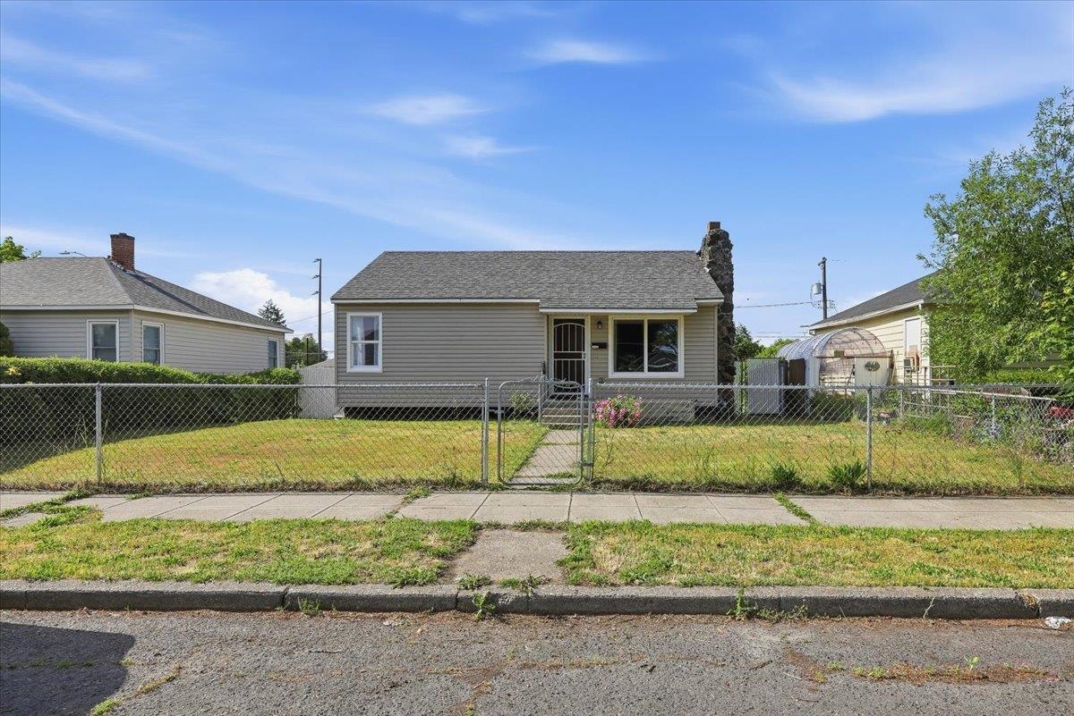 1324 E Kiernan Ave - Photo 2