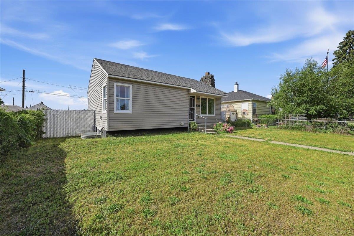 1324 E Kiernan Ave - Photo 4
