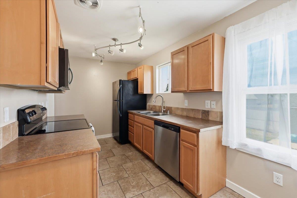 1324 E Kiernan Ave - Photo 11