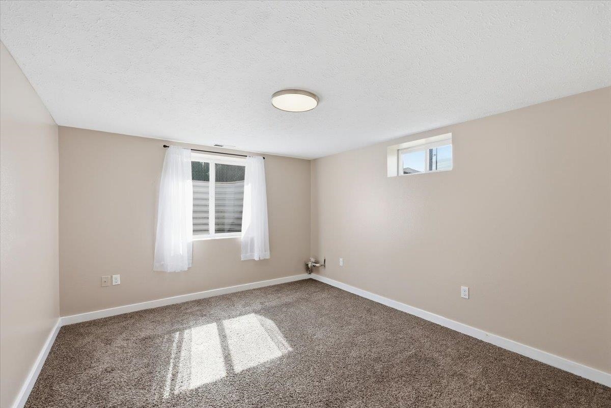 1324 E Kiernan Ave - Photo 20