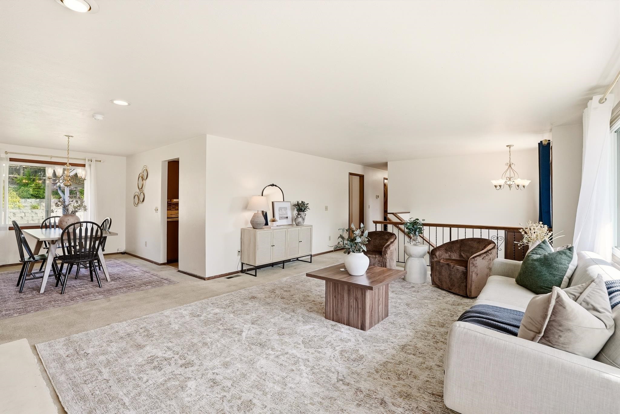 6712 N Greenwood Blvd - Photo 3
