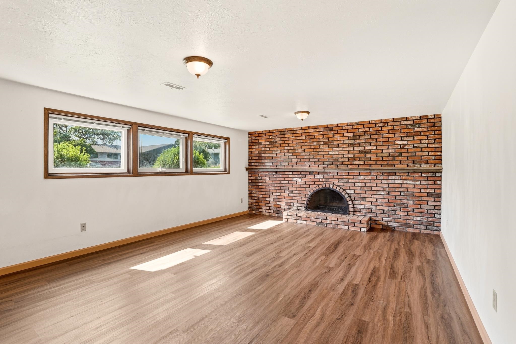 6712 N Greenwood Blvd - Photo 24