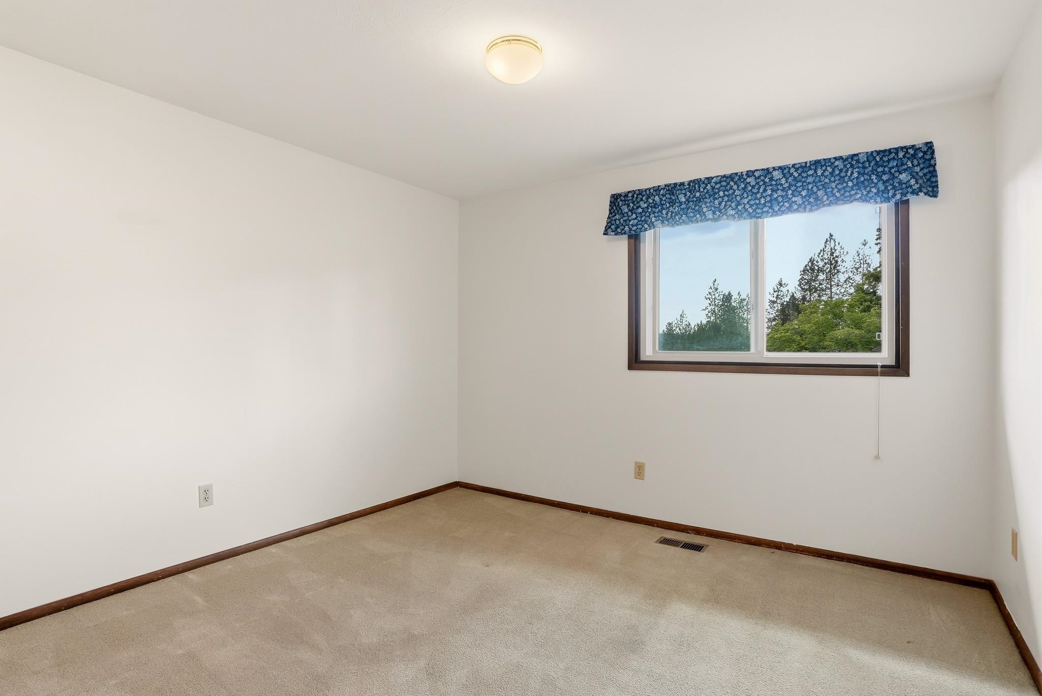 6712 N Greenwood Blvd - Photo 19