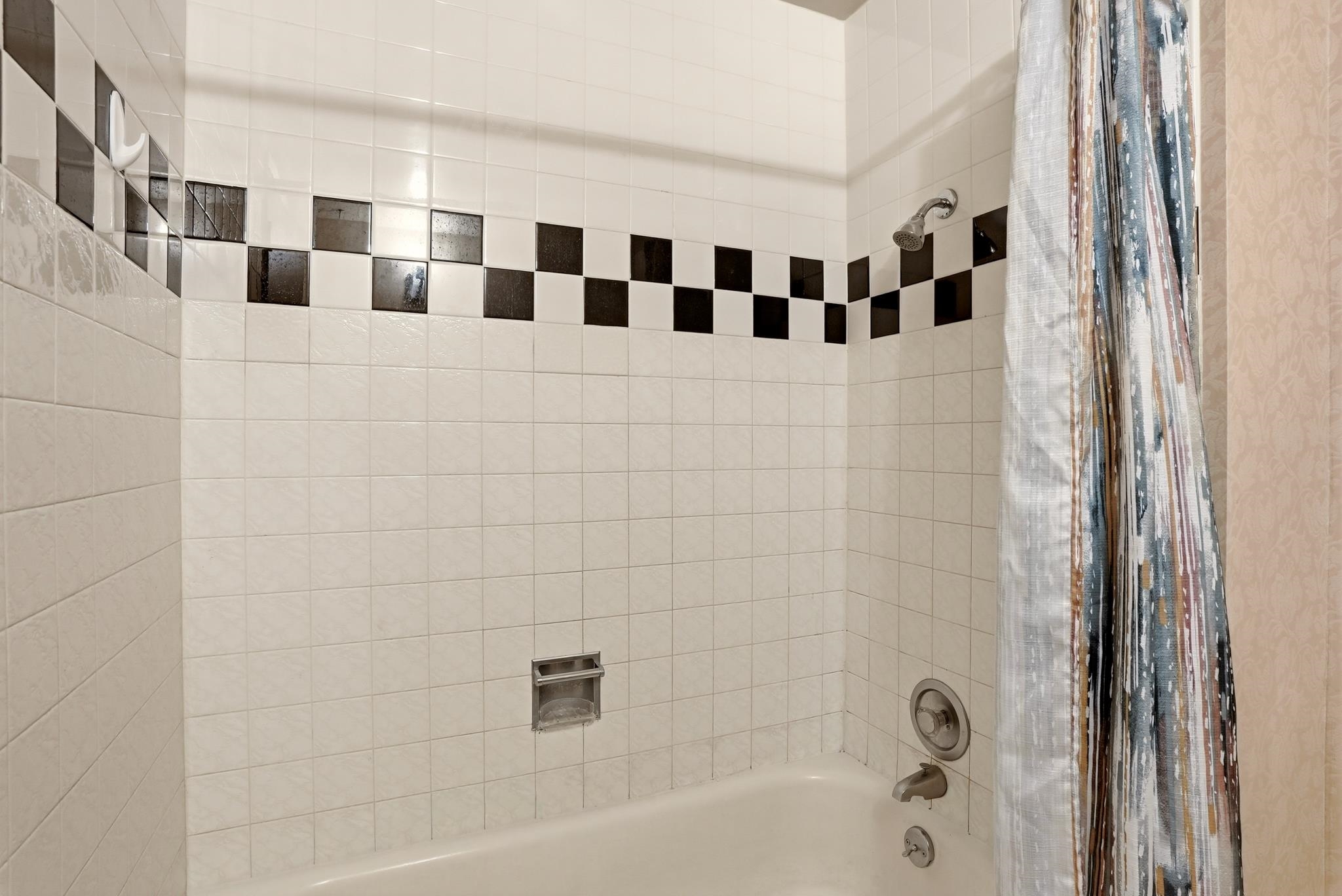 6712 N Greenwood Blvd - Photo 22
