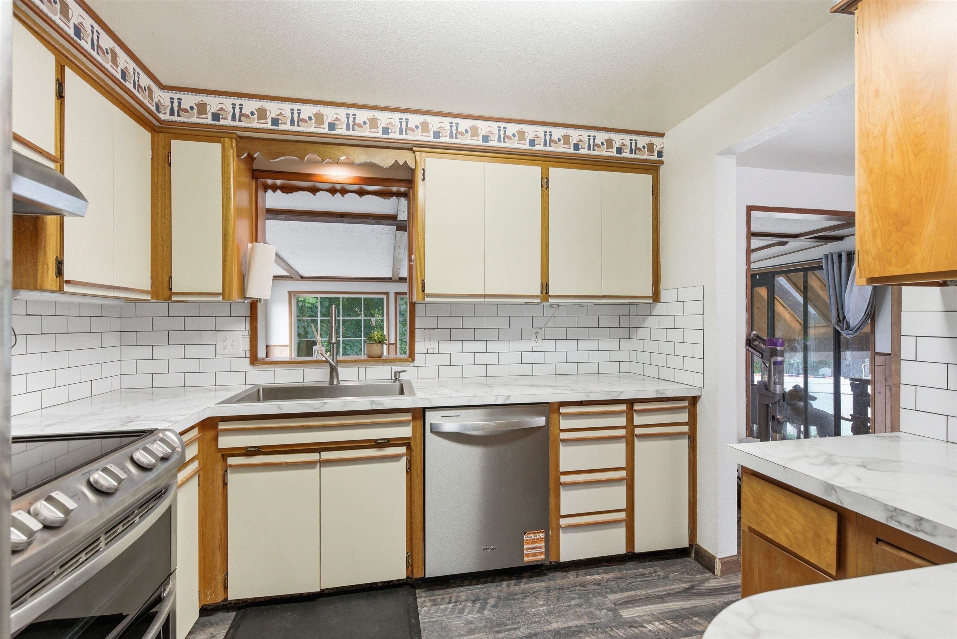 216 Gregory Dr - Photo 10