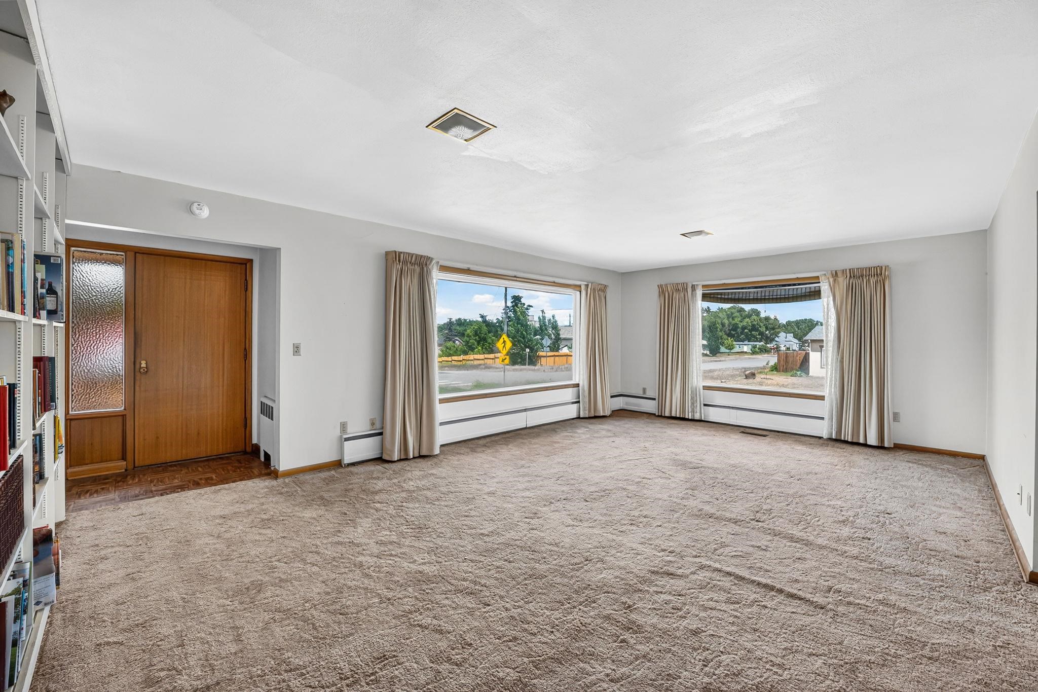 503 W 3rd St - Photo 7