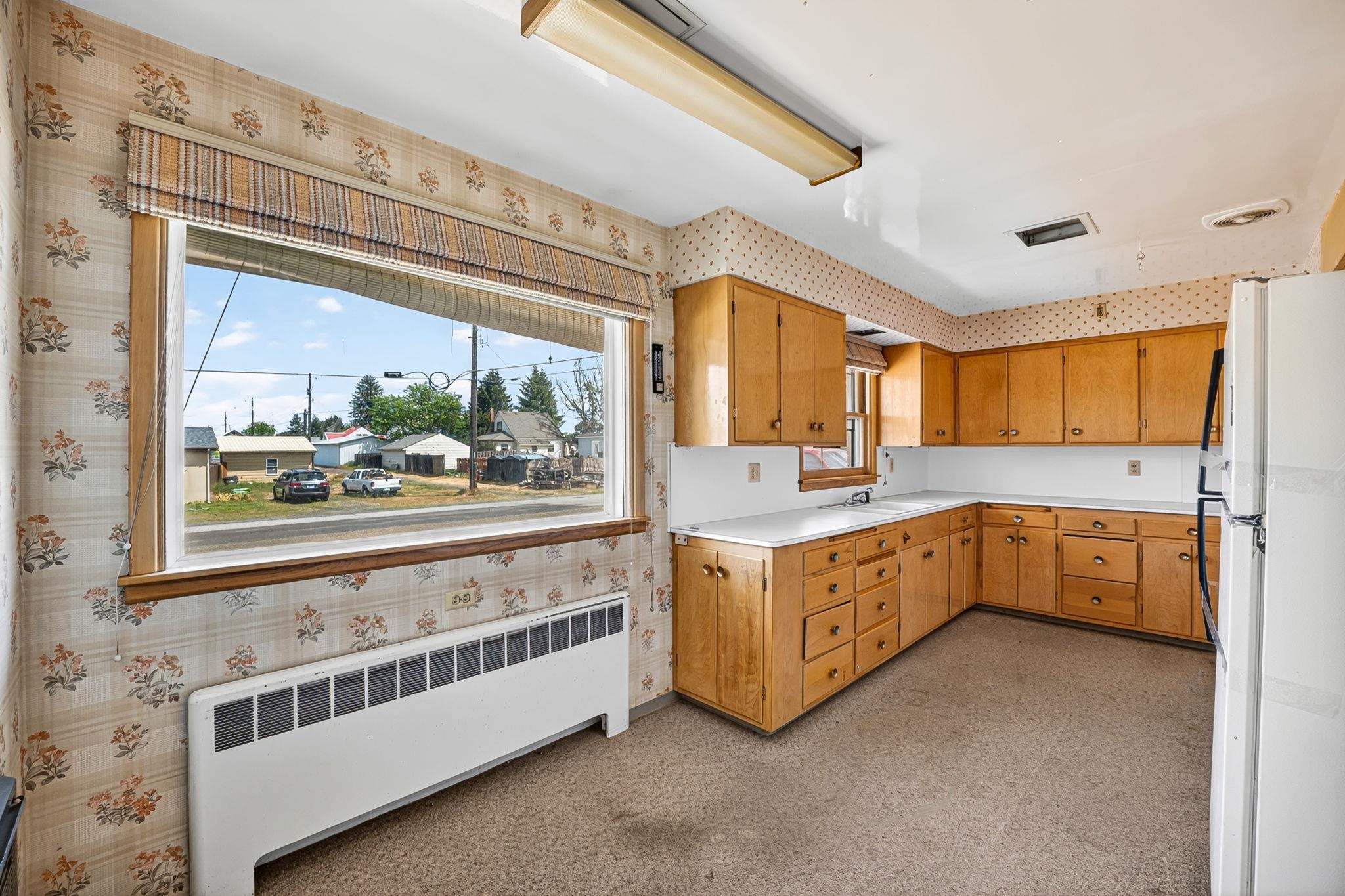 503 W 3rd St - Photo 15