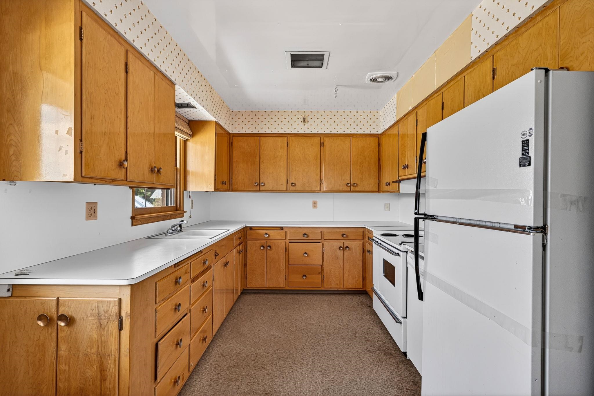 503 W 3rd St - Photo 12