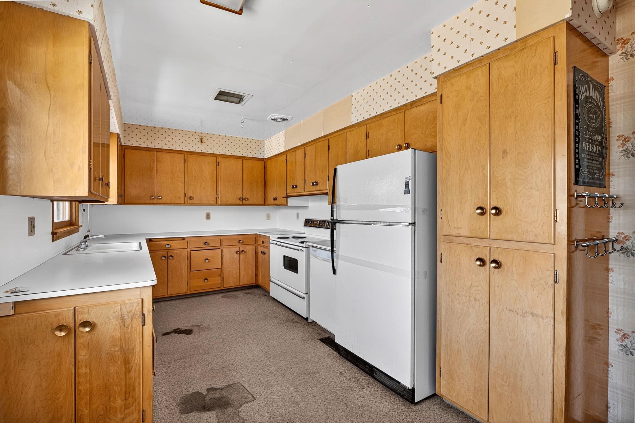 503 W 3rd St - Photo 13