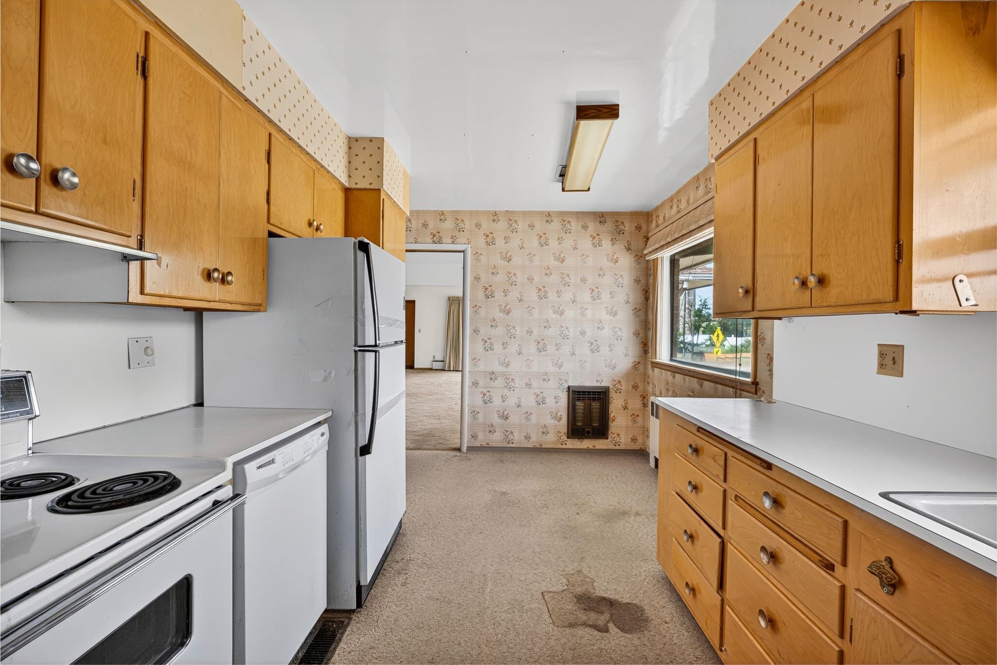 503 W 3rd St - Photo 14