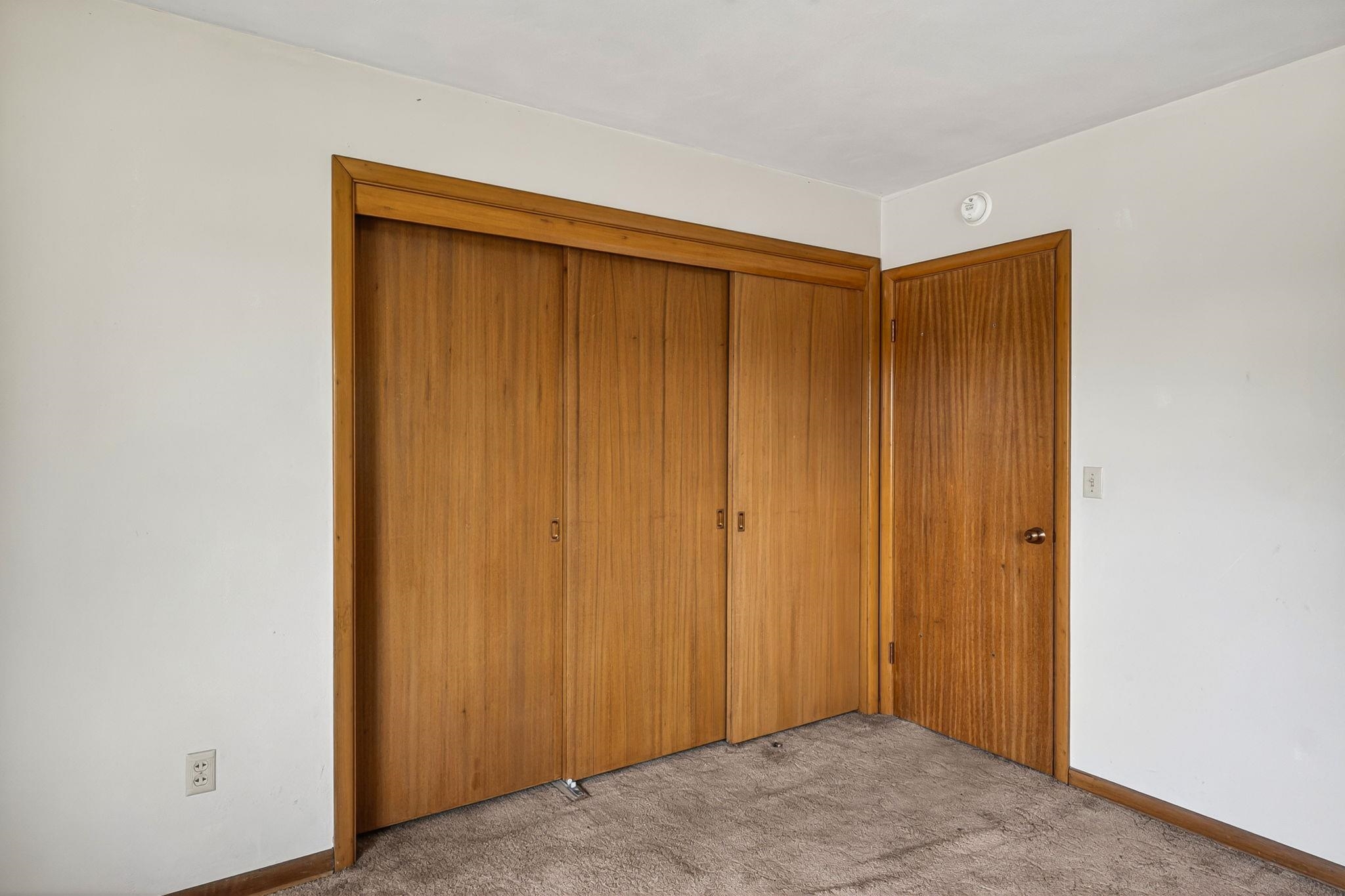 503 W 3rd St - Photo 18