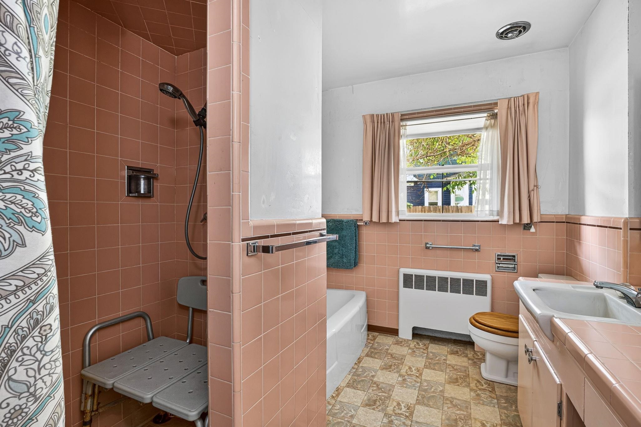 503 W 3rd St - Photo 23