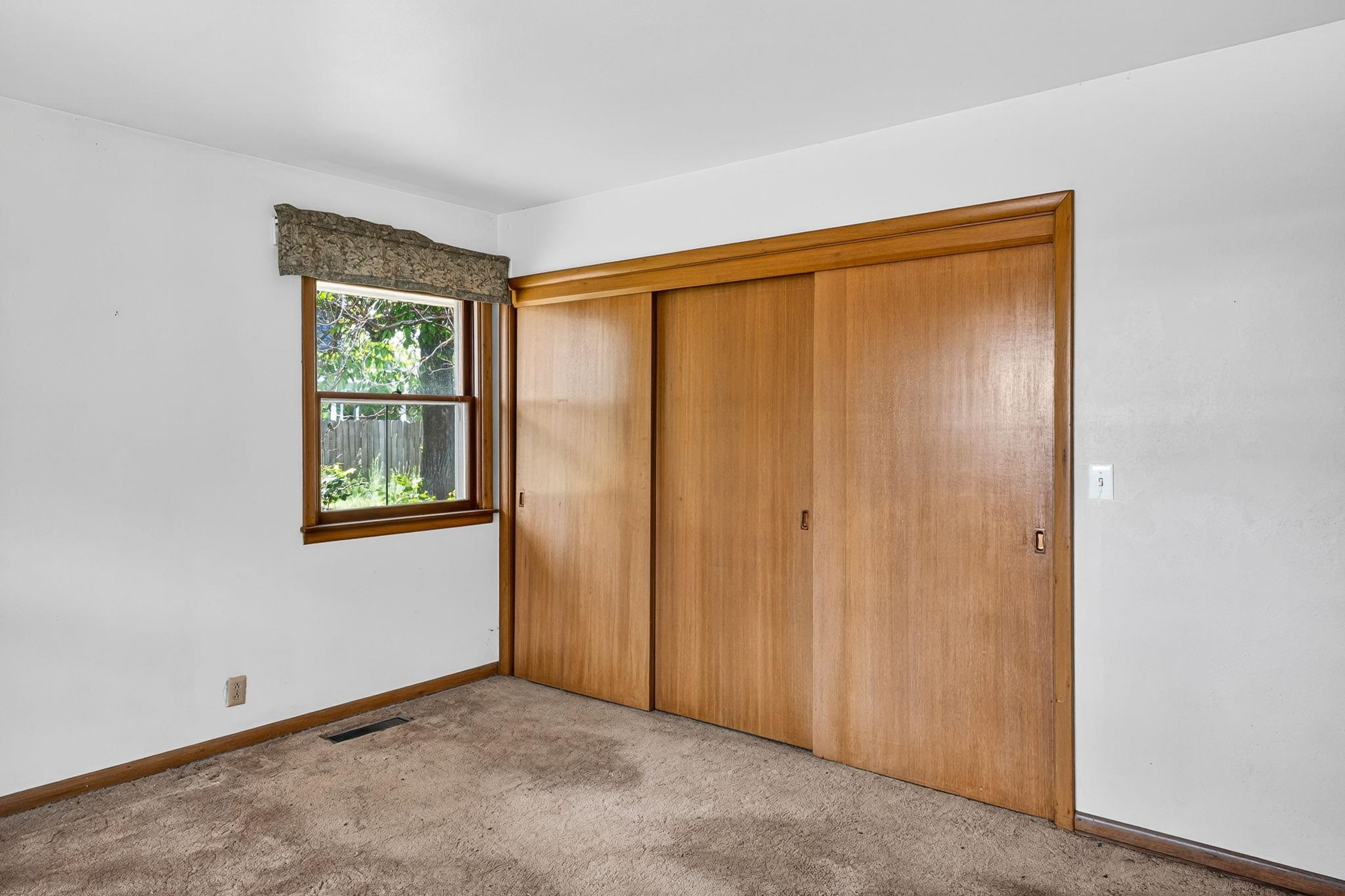 503 W 3rd St - Photo 21