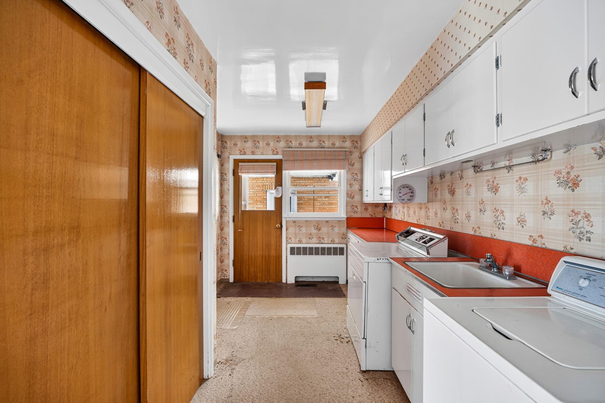 503 W 3rd St - Photo 24