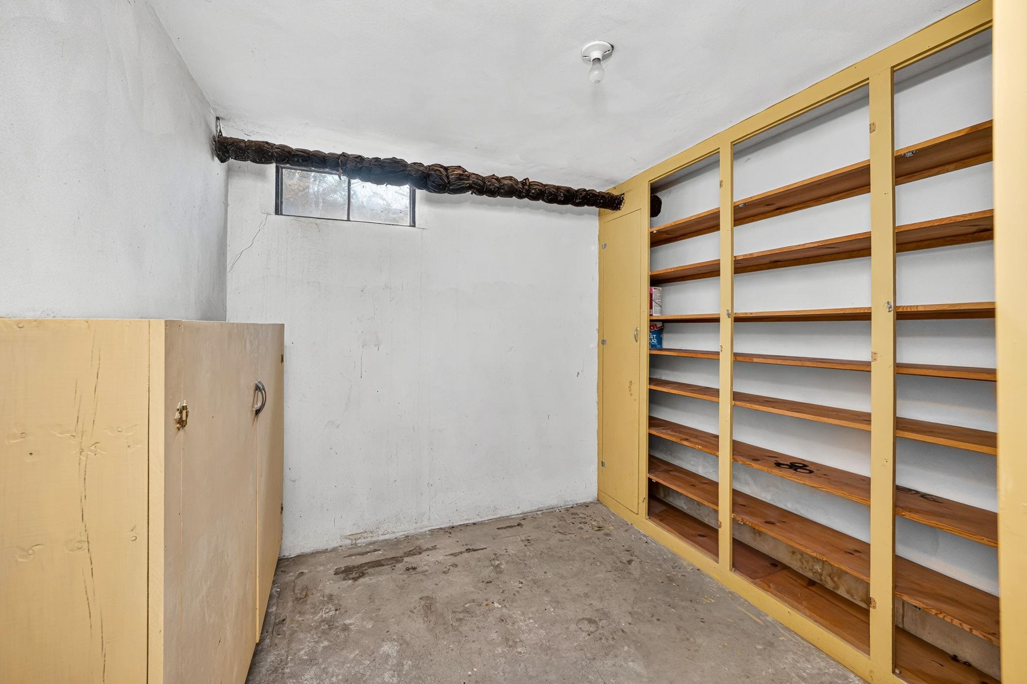 503 W 3rd St - Photo 28