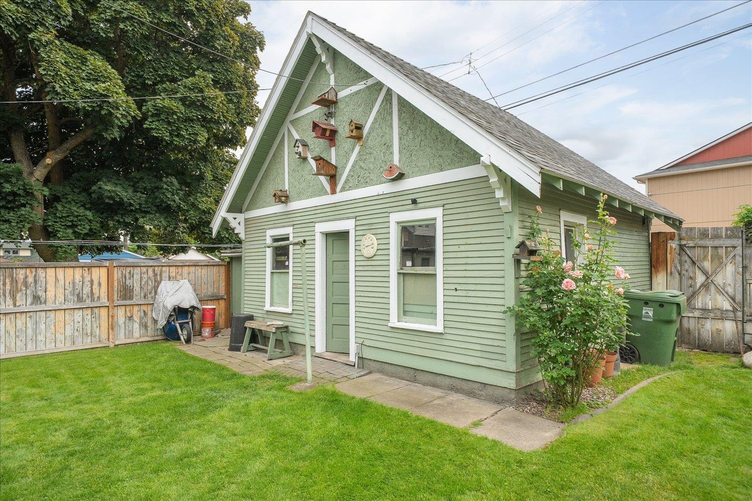 917 W Montgomery Ave - Photo 34
