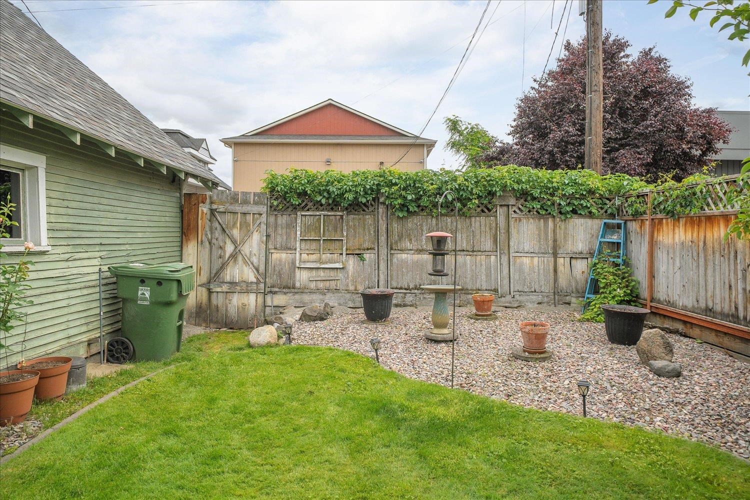 917 W Montgomery Ave - Photo 36