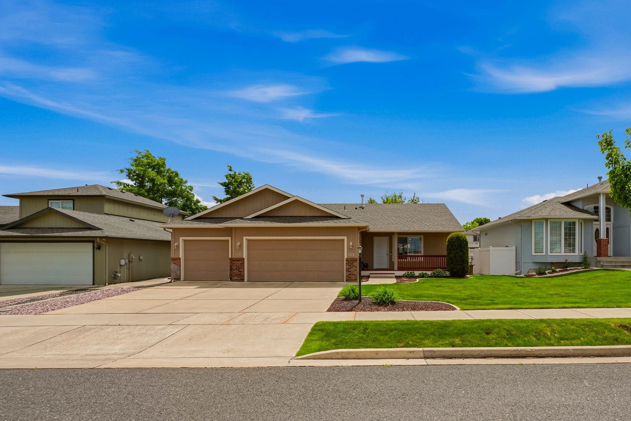 1512 E Houghton Ct - Photo 2