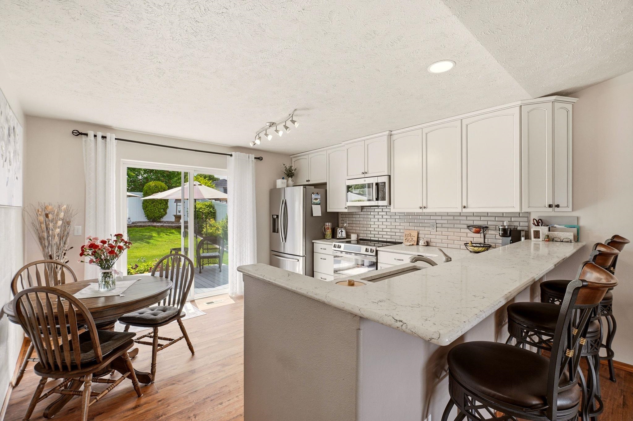 1512 E Houghton Ct - Photo 9