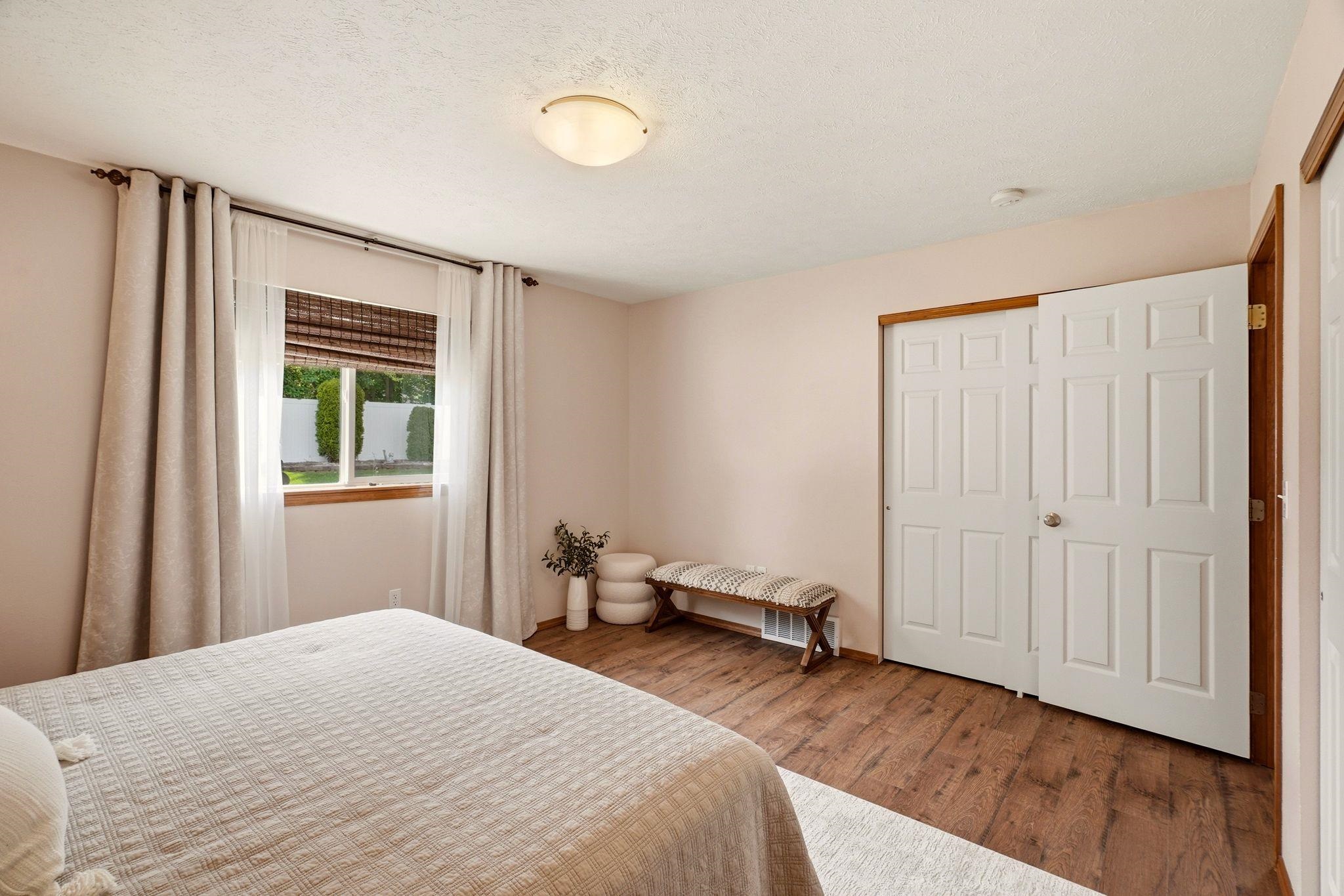 1512 E Houghton Ct - Photo 16