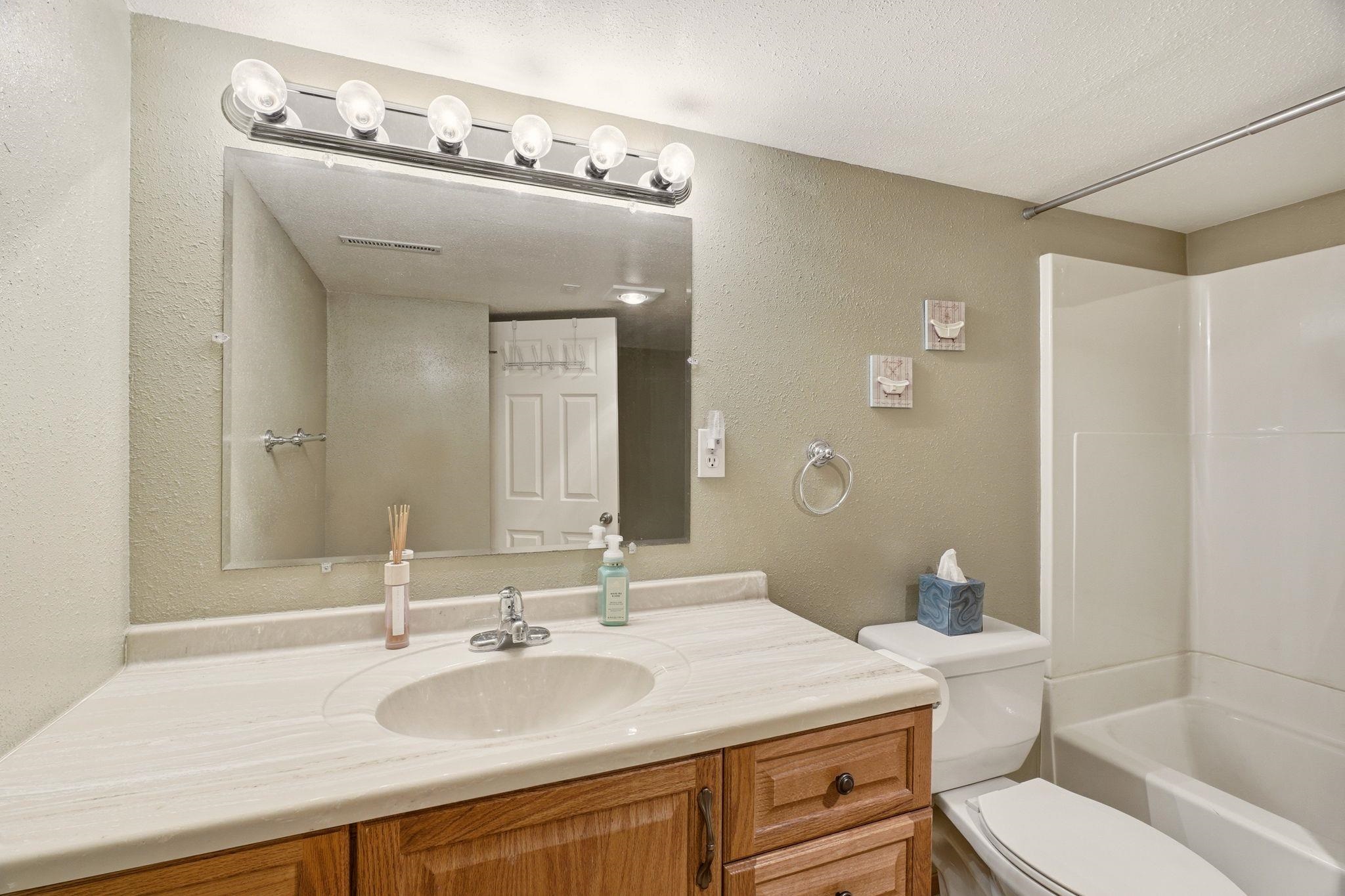 1512 E Houghton Ct - Photo 24