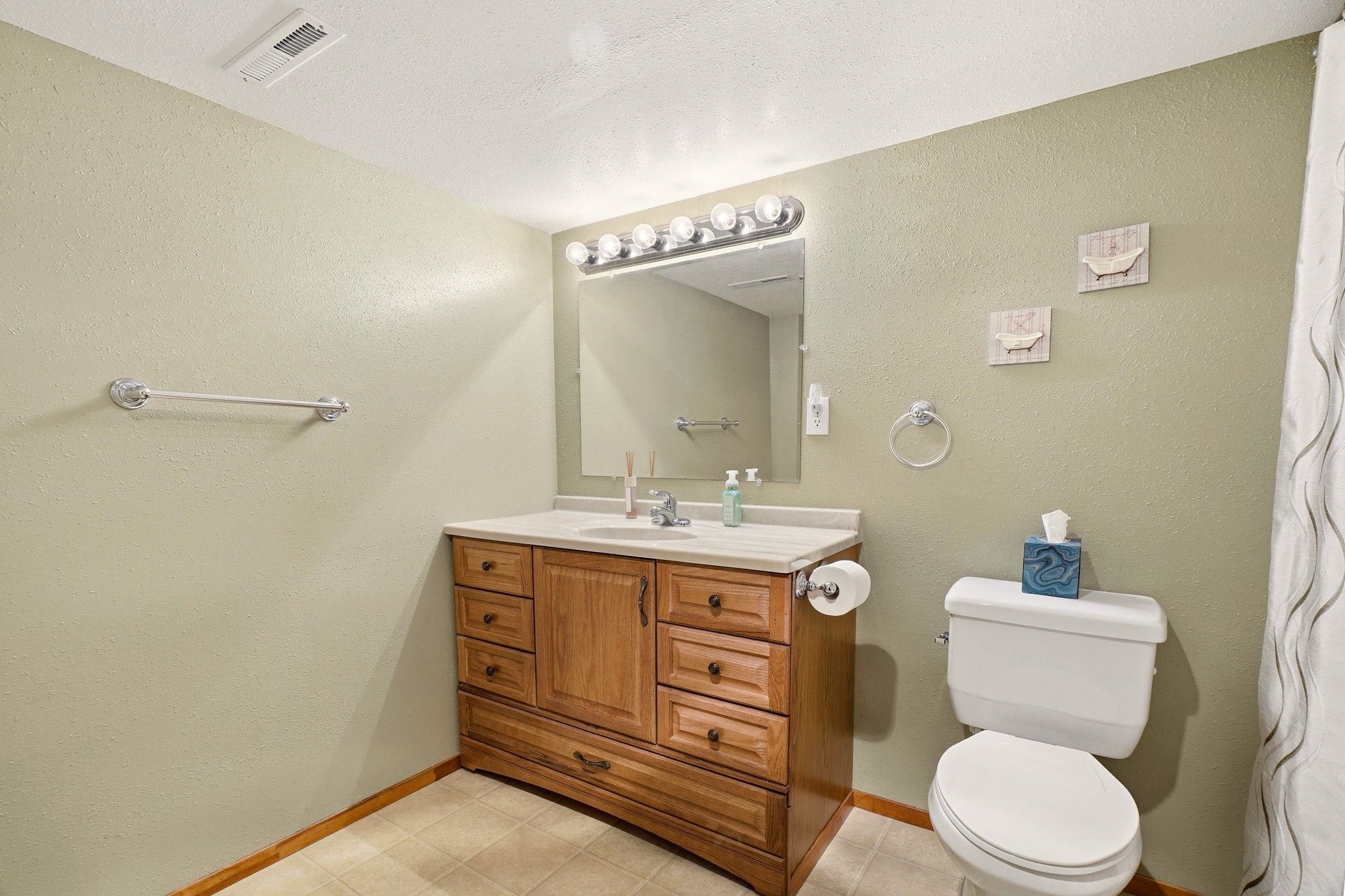 1512 E Houghton Ct - Photo 25