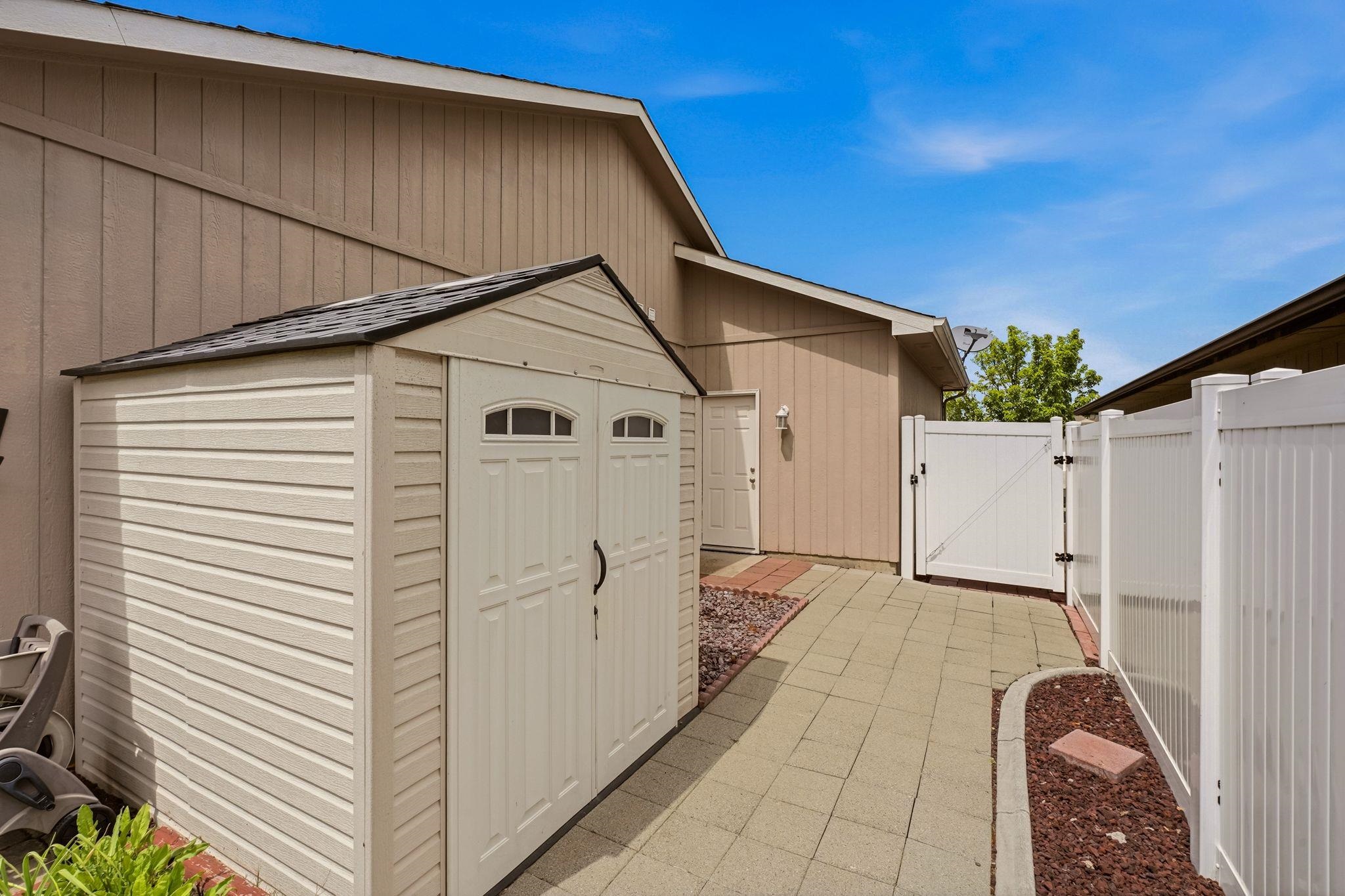1512 E Houghton Ct - Photo 35