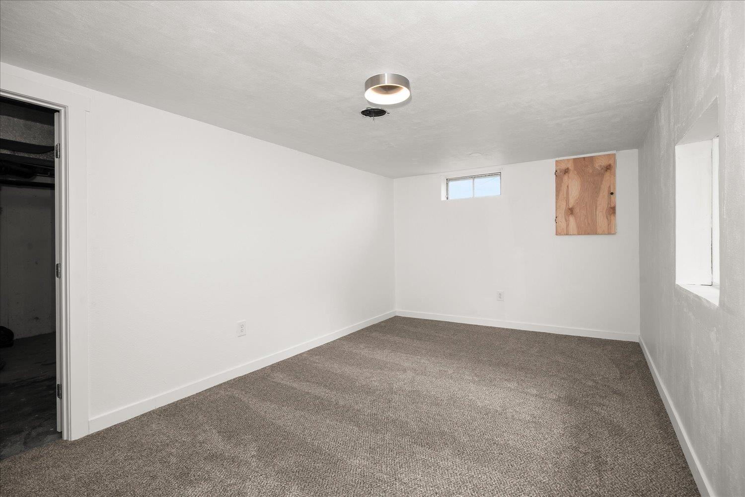 2507 W Holyoke Ave - Photo 32