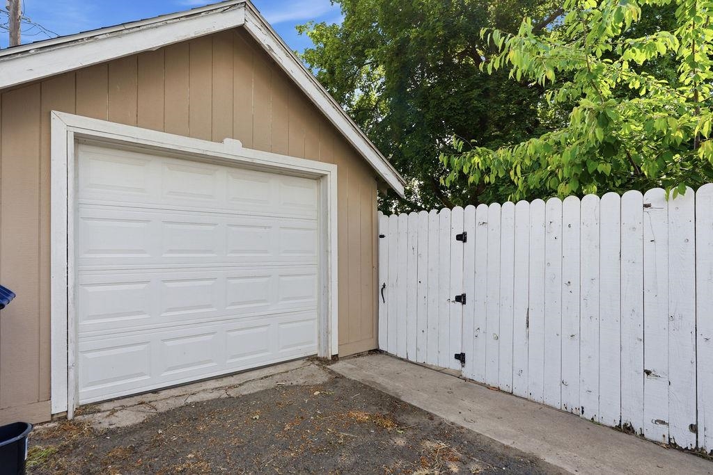 5028 N Adams St - Photo 38