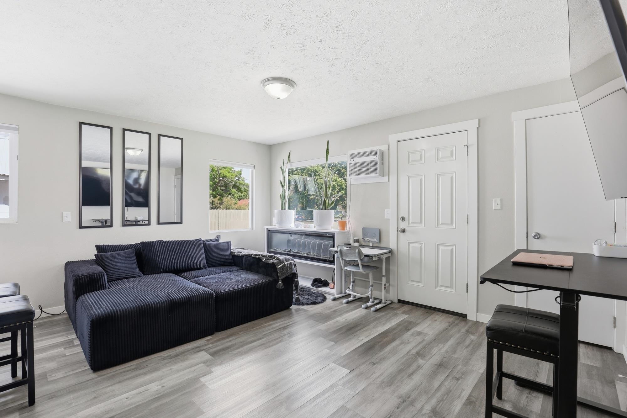 5005 N EVERGREEN Rd - Photo 5