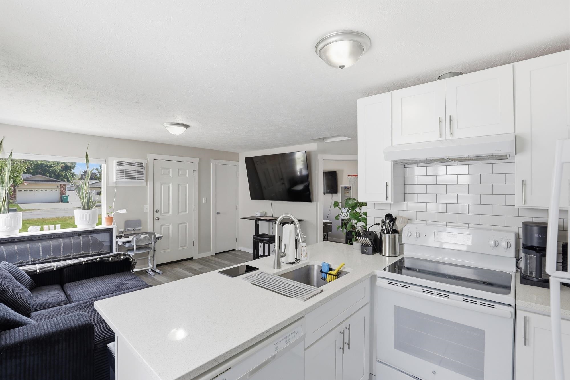 5005 N EVERGREEN Rd - Photo 9