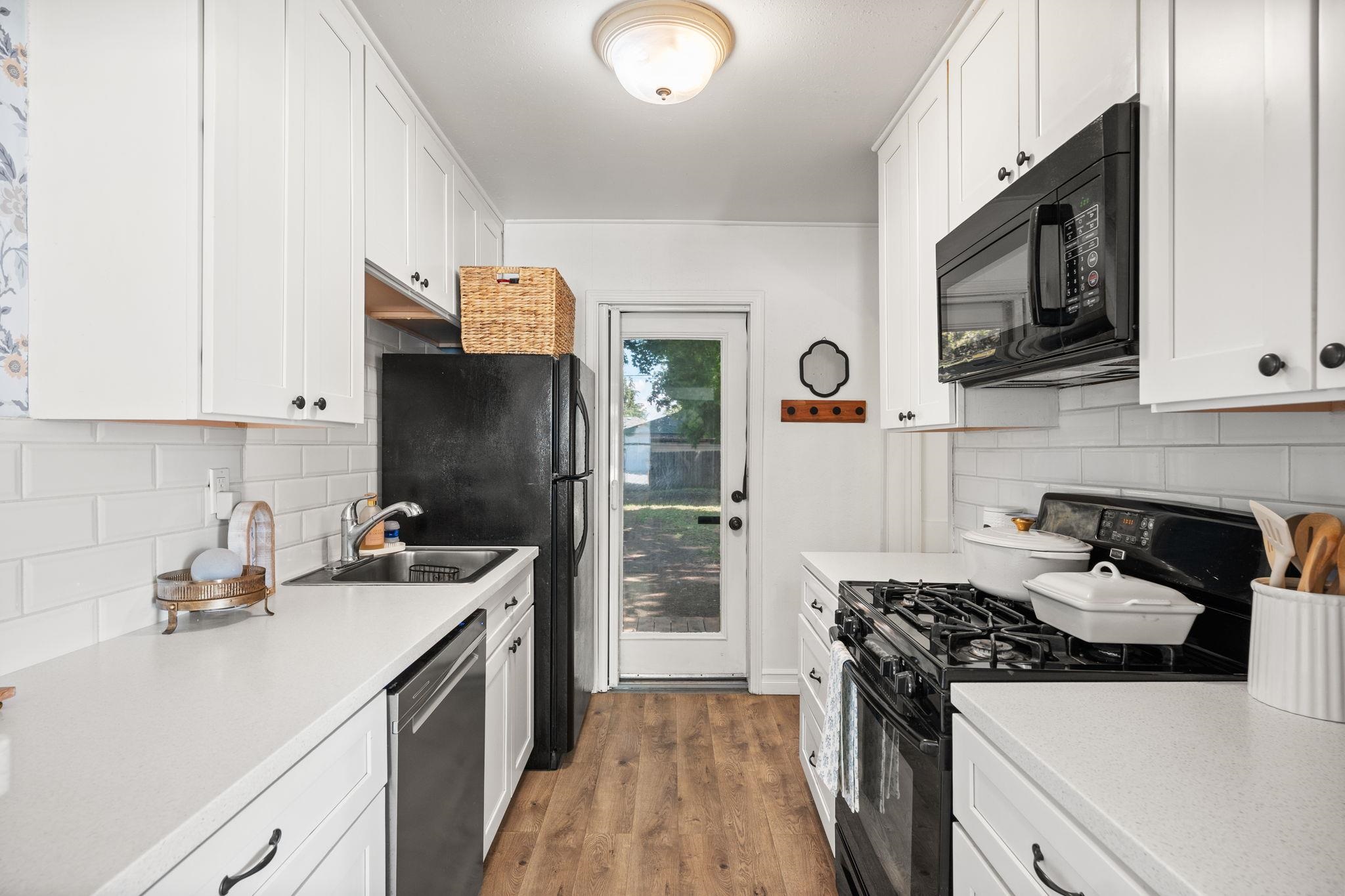 3811 E 25th Ave - Photo 12