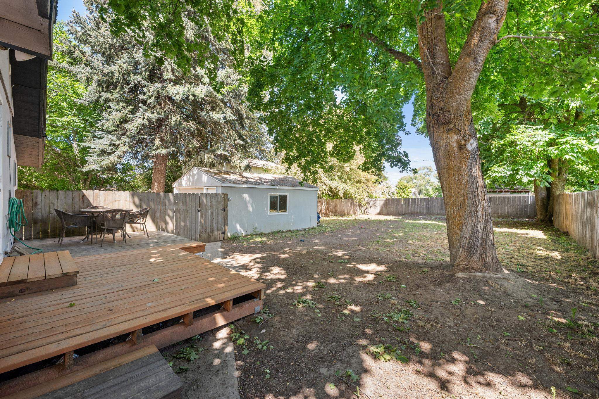 3811 E 25th Ave - Photo 24