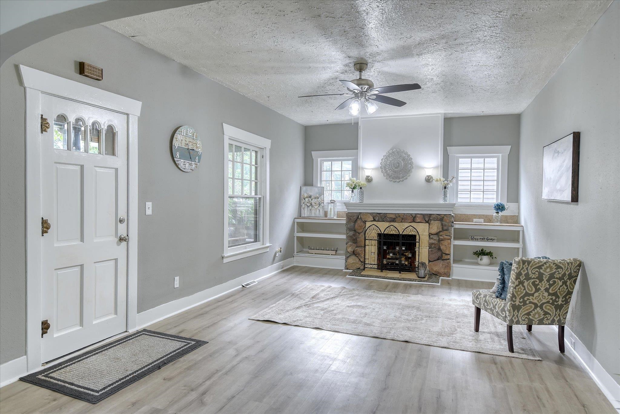 2411 E Diamond Ave - Photo 3