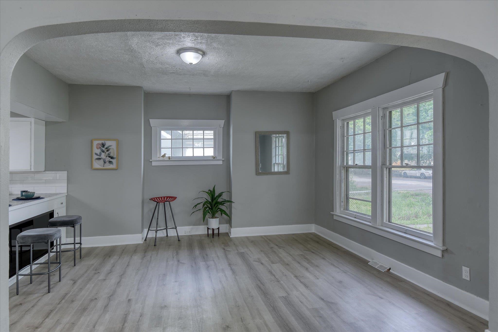 2411 E Diamond Ave - Photo 6