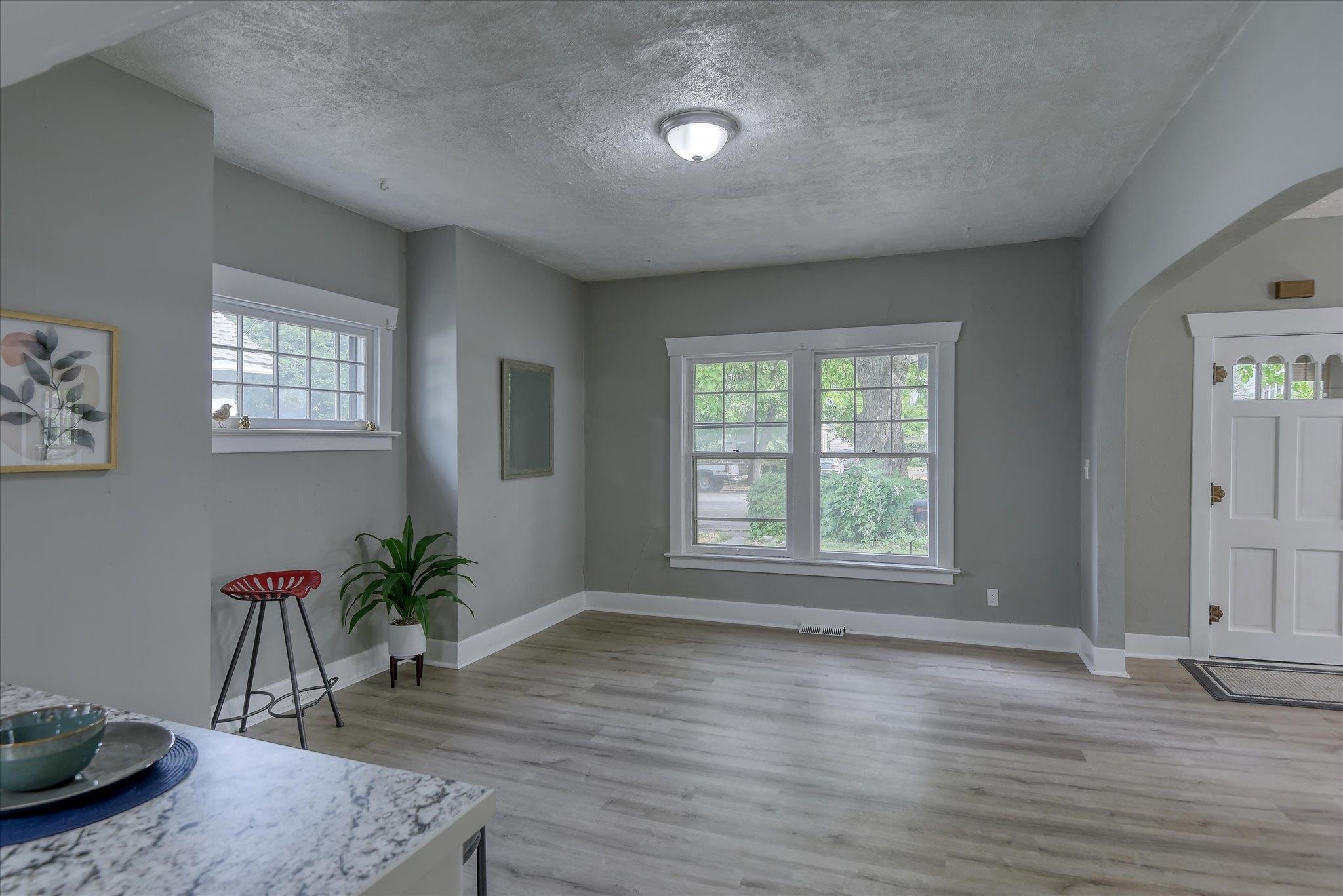 2411 E Diamond Ave - Photo 7