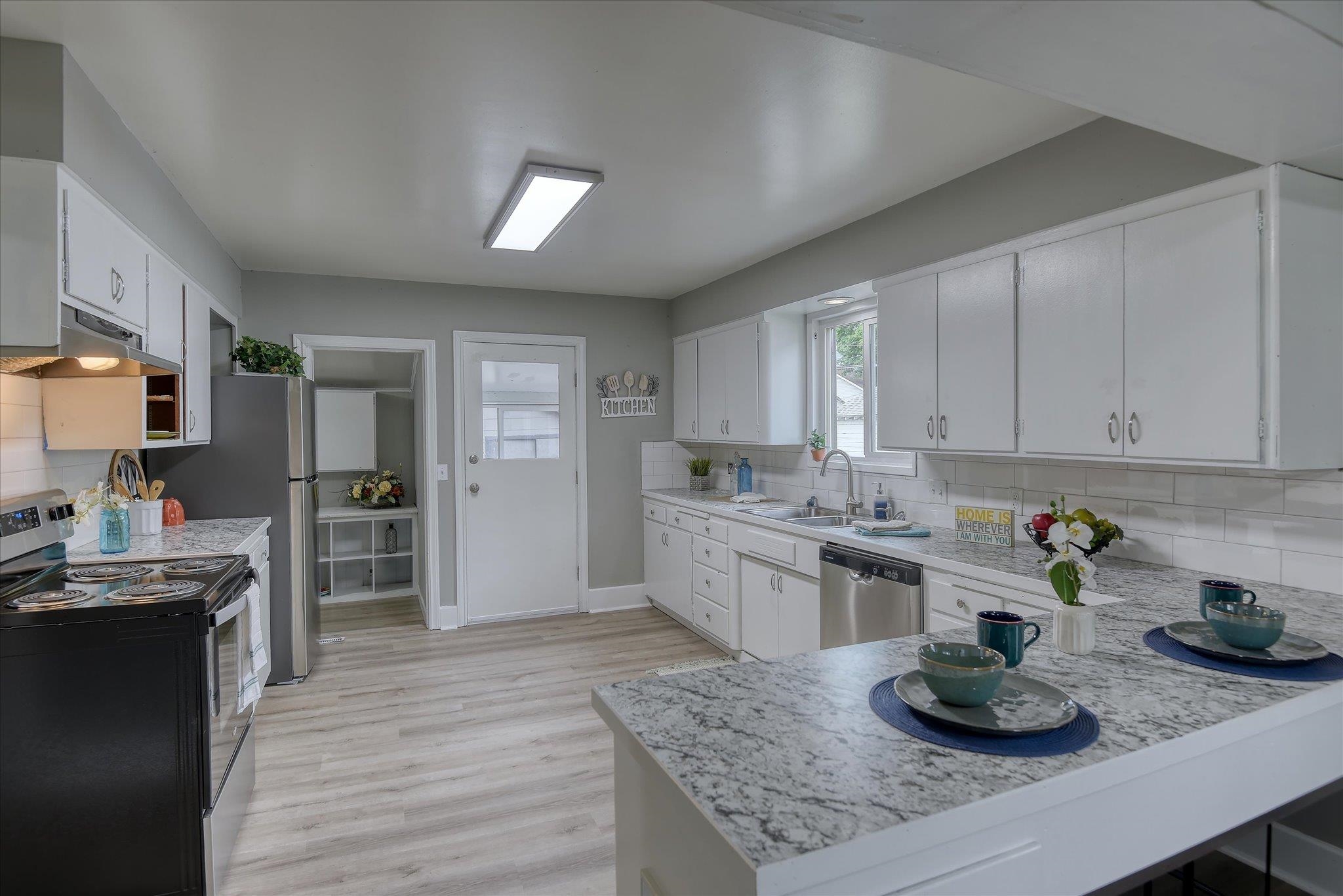 2411 E Diamond Ave - Photo 11