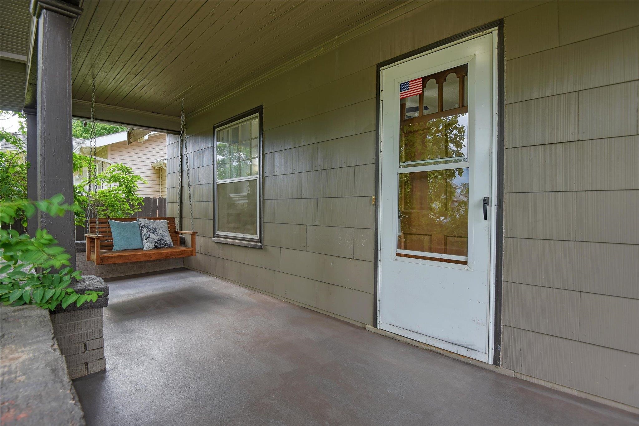 2411 E Diamond Ave - Photo 2