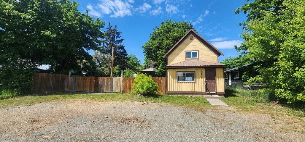 509 S Newport Ave - Photo 1