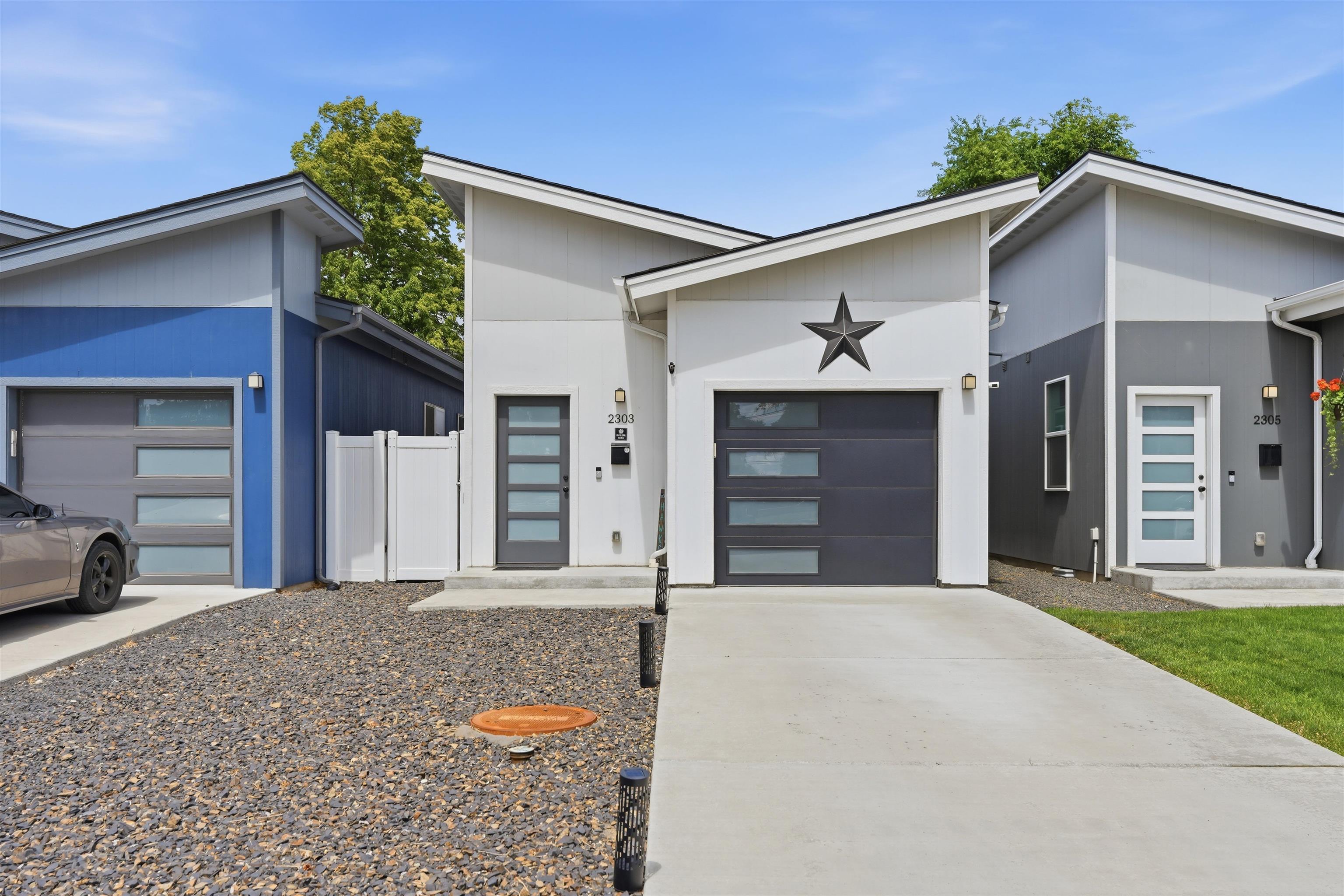2303 E Longfellow Ave - Photo 6