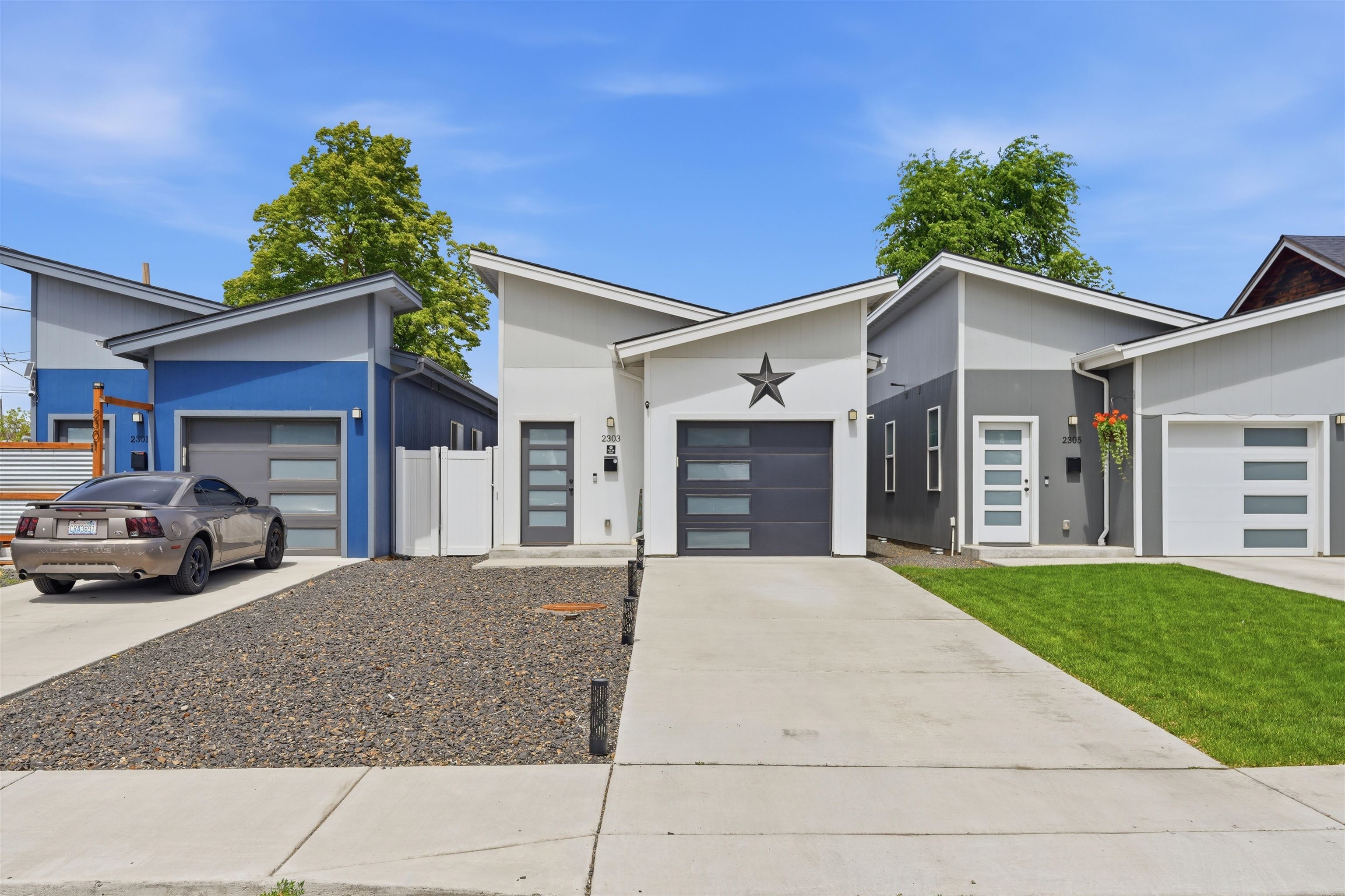 2303 E Longfellow Ave - Photo 7