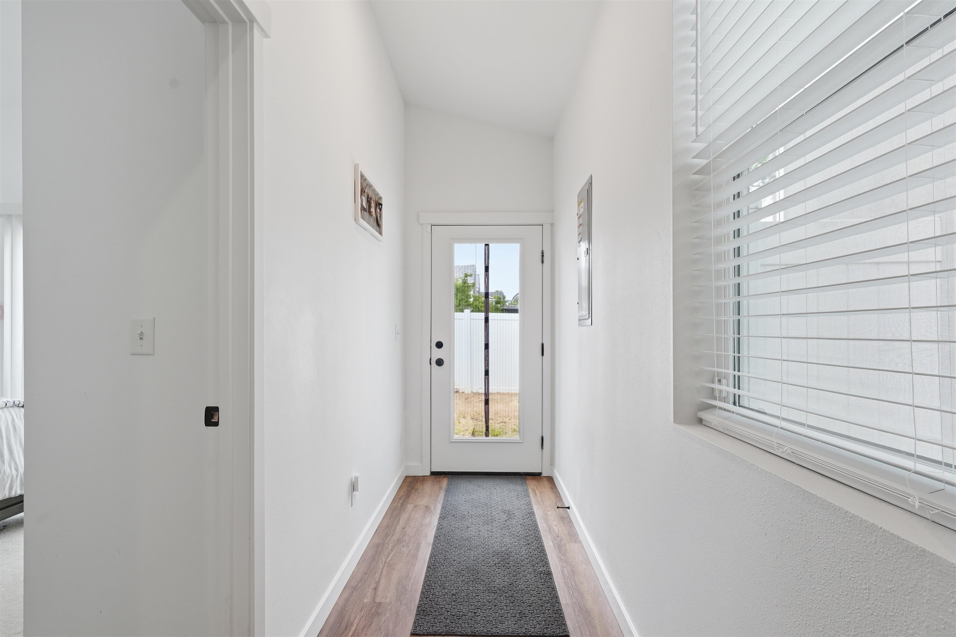 2303 E Longfellow Ave - Photo 17