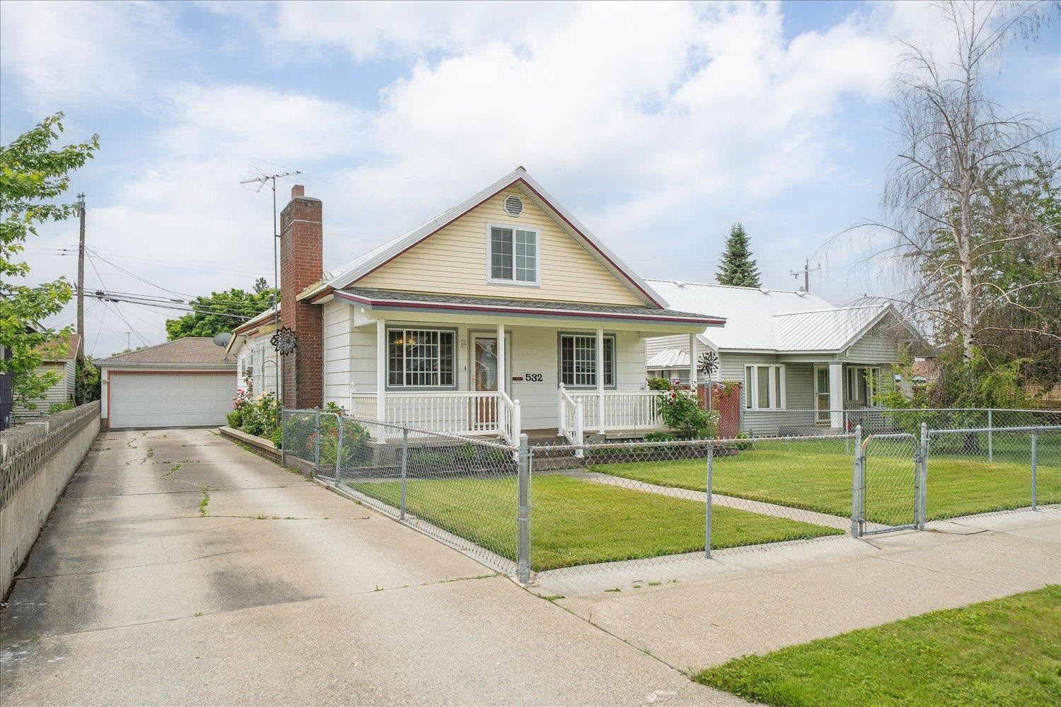 532 E Heroy Ave - Photo 2