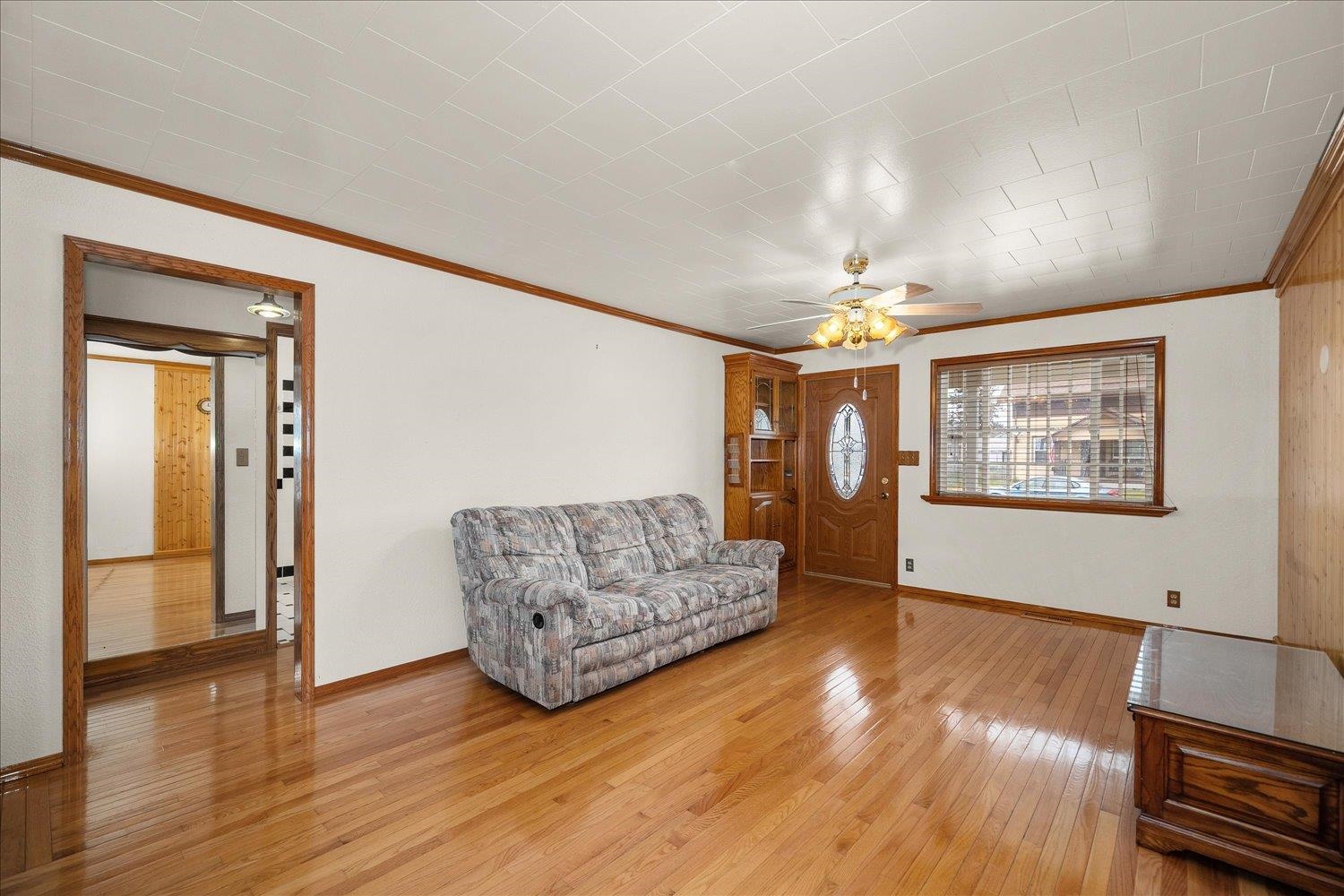 532 E Heroy Ave - Photo 4