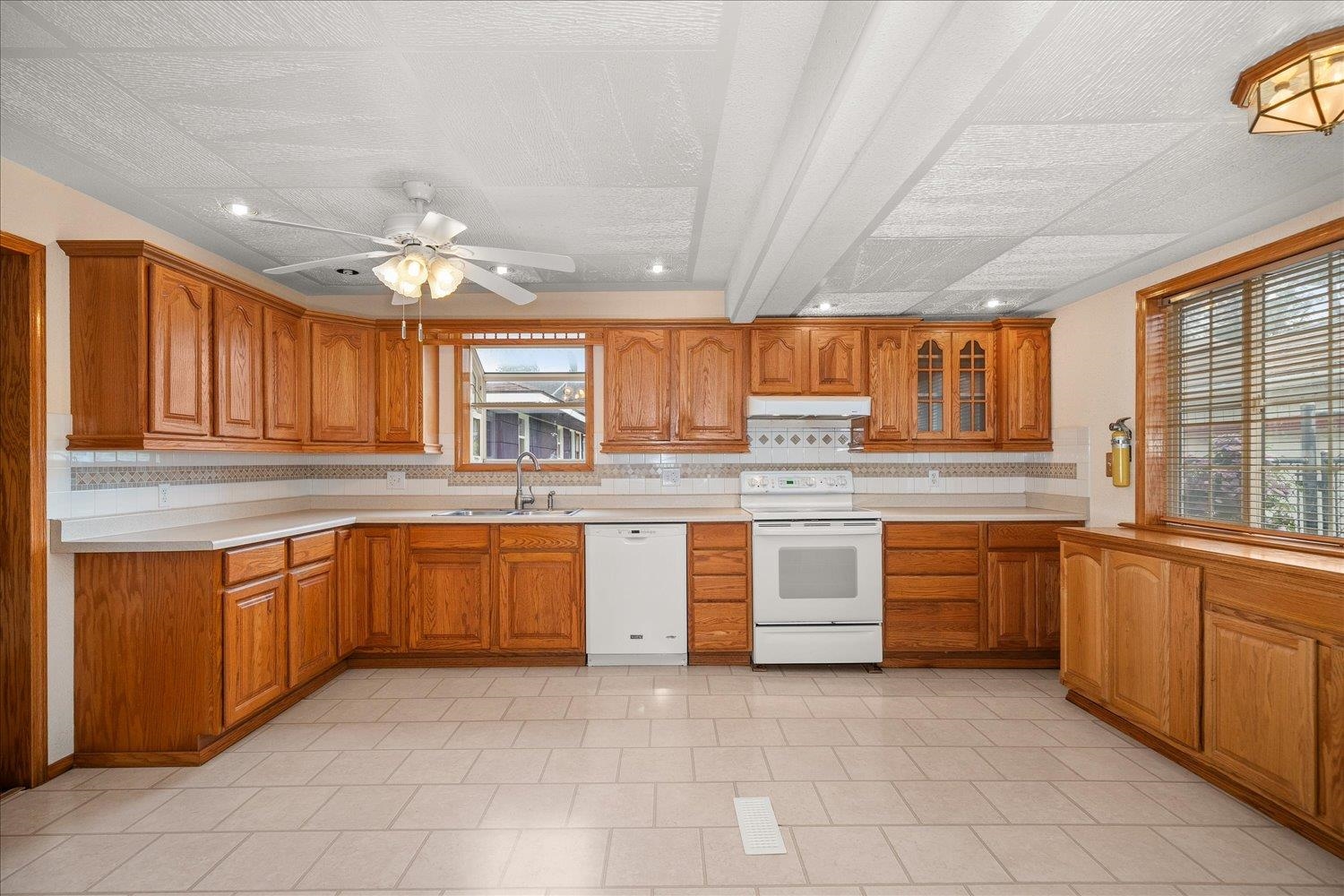 532 E Heroy Ave - Photo 10