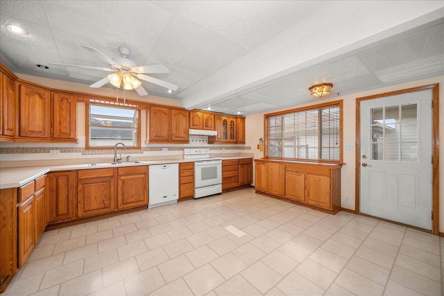 532 E Heroy Ave - Photo 11