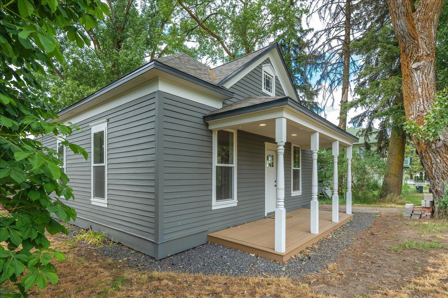 16647 N Oregon St - Photo 1